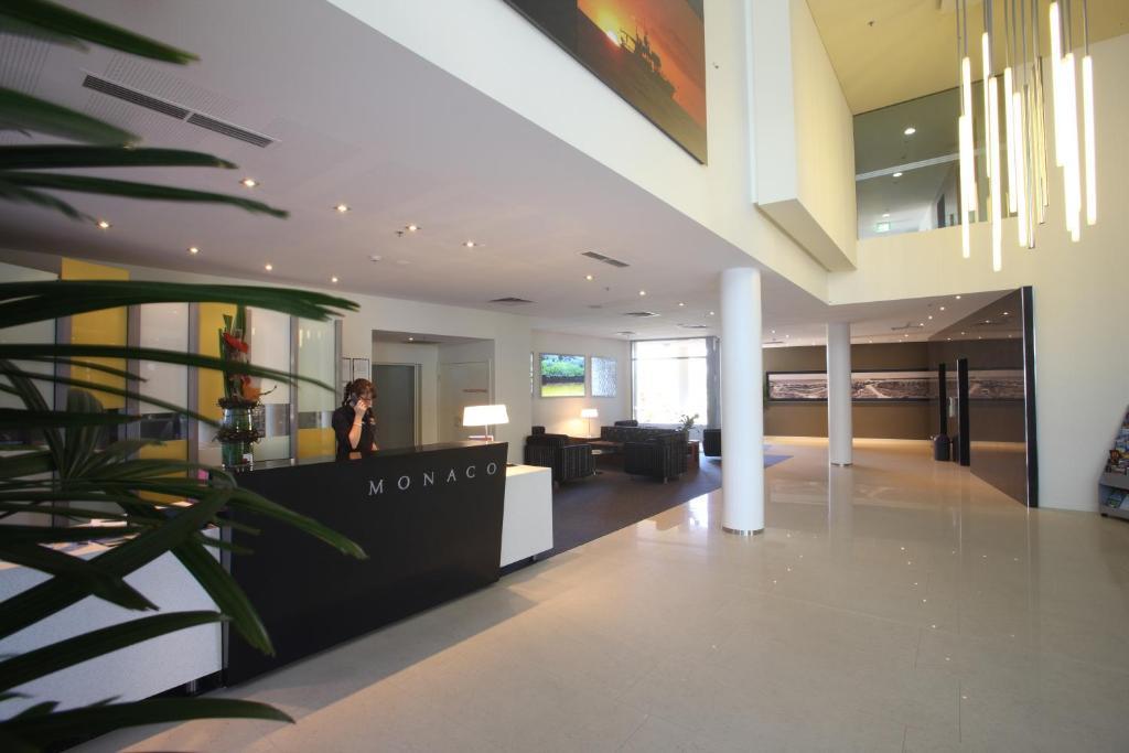 Monaco Caloundra Aparthotel Buitenkant foto
