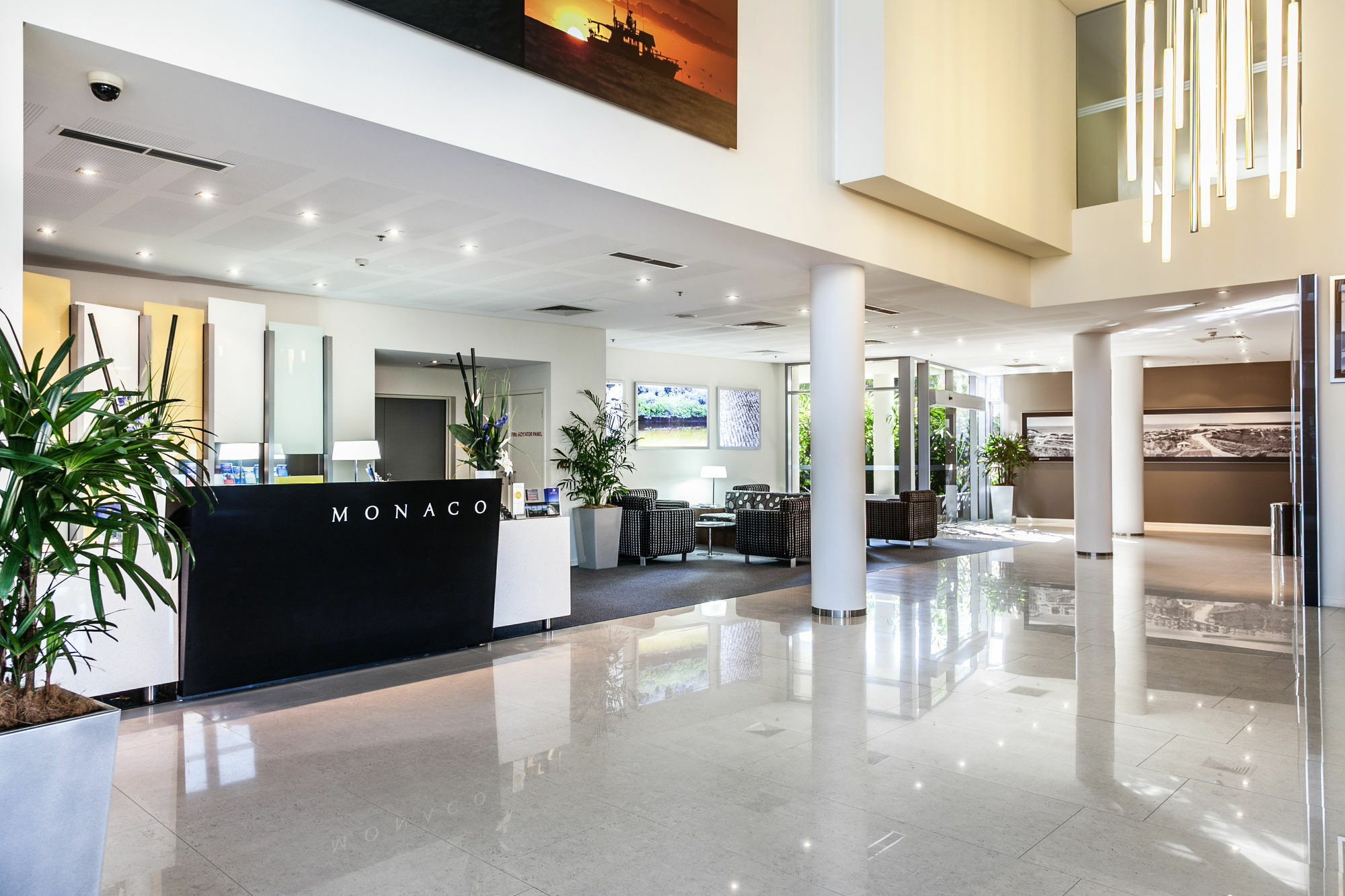 Monaco Caloundra Aparthotel Buitenkant foto